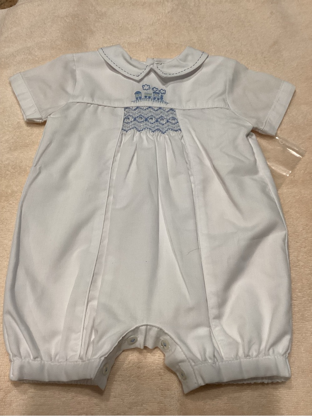 Baby outfits in blue and white. 5 outfits and 3 pairs of shorts - Picture 5 of 13